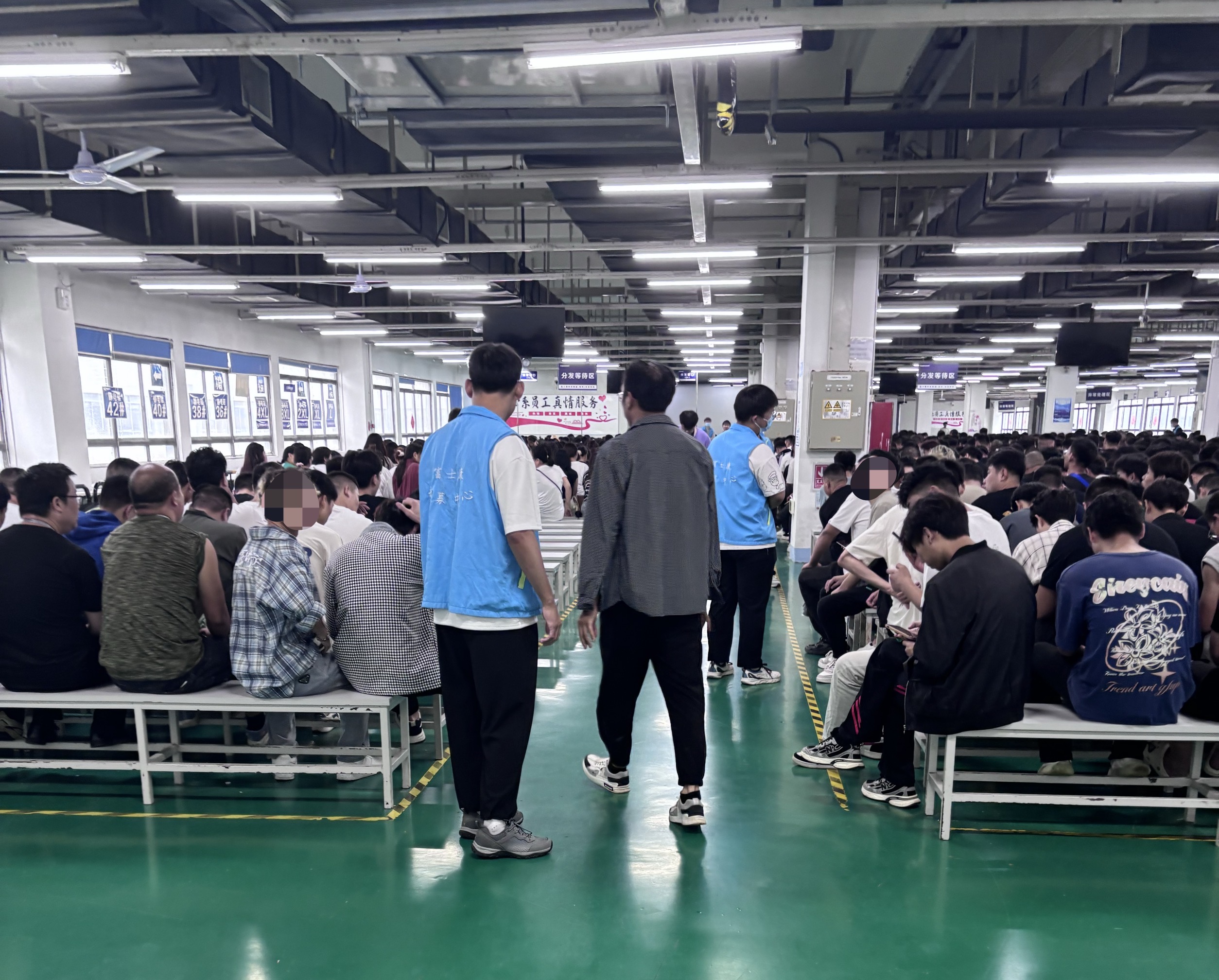 富士康近20万人赶工iPhone 17富士康近20万人赶工iPhone 17，揭秘背后的故事与挑战